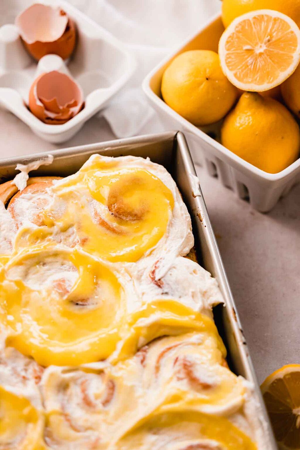 Lemon Rolls with Lemon Curd
