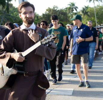 "Five miles to the Cross": Florida Catholic Newspaper