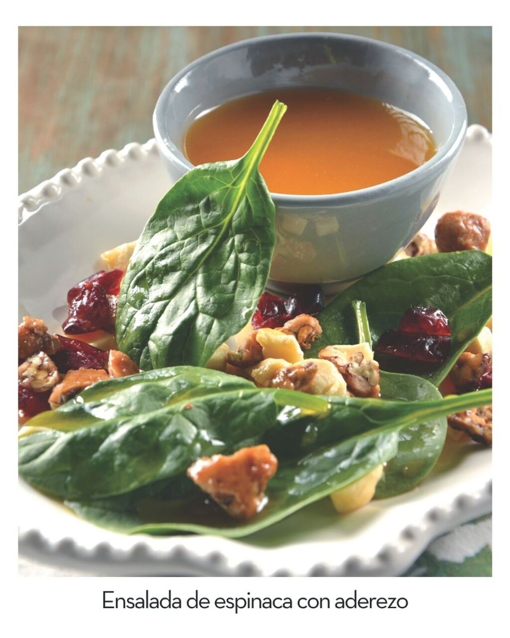 Ensalada de espinaca con aderezo