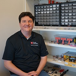 Brian Thomson, PhD receives Lindback Distinguished Teaching Award