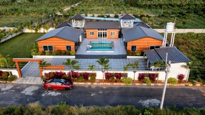CKR | 4BR | Sleeps 16 | ₹15-19K | 15 mins from Shamirpet ORR Exit