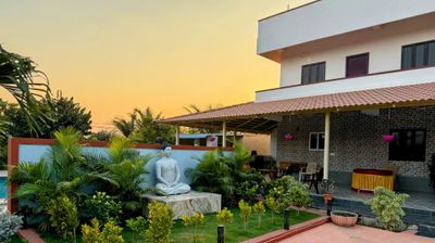 Lotus Meadows | 4BR | Sleeps 16 | ₹10-14K | 30 mins from TSPA Moinabad