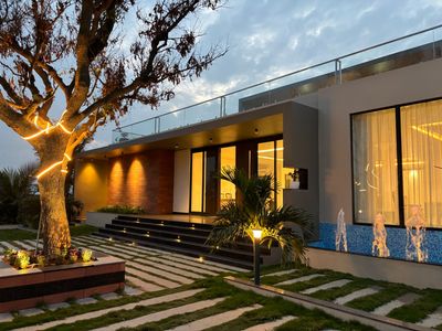 Amado + Urvi | 13BR | Sleeps 61 | ₹60-93.6K | 25 mins from Shamshabad ORR Exit