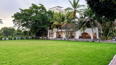 SwarGa - The Lake Retreat | 6BR | Sleeps 24 | ₹45-79K | 15 mins from Gachibowli