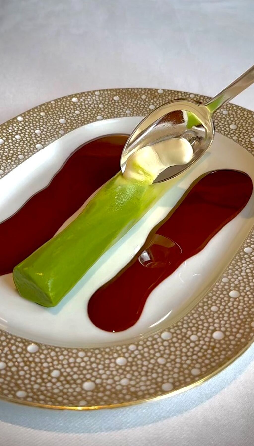 At Arp&egrave;ge in Paris, even a vegetable can become dessert.⁣