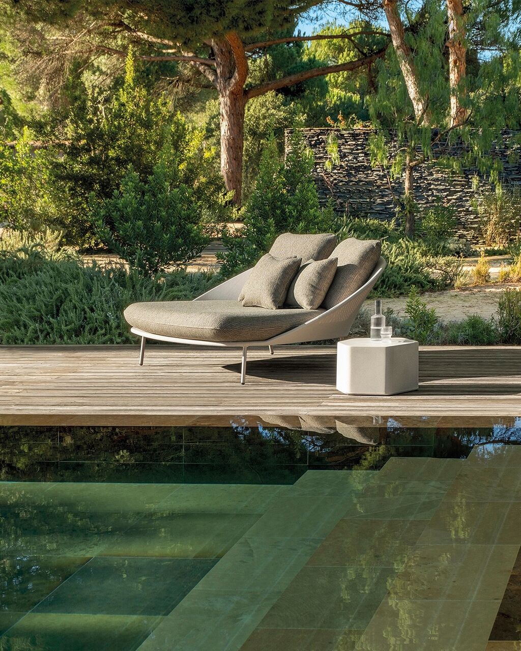 Twins double chaise longue was designed for effortless comfort 💚