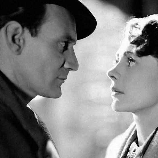 Rese&ntilde;a cine - Cinecritic (France)