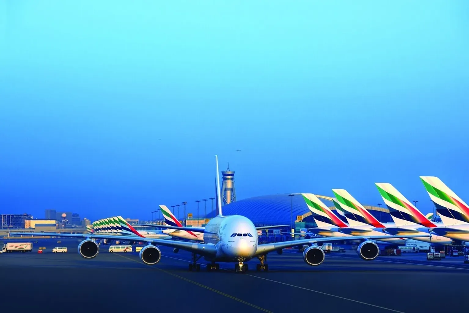Emirates Dubai to Vienna Flights (April 2026): Schedule, Booking, Refund, Rebooking & Tips for Passengers