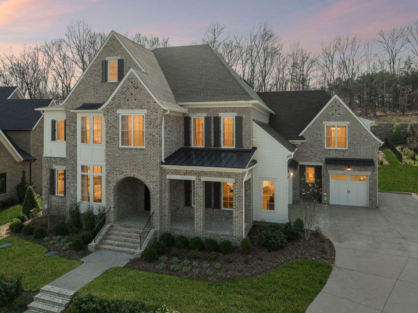 9289 Double Run Court - Grove Living