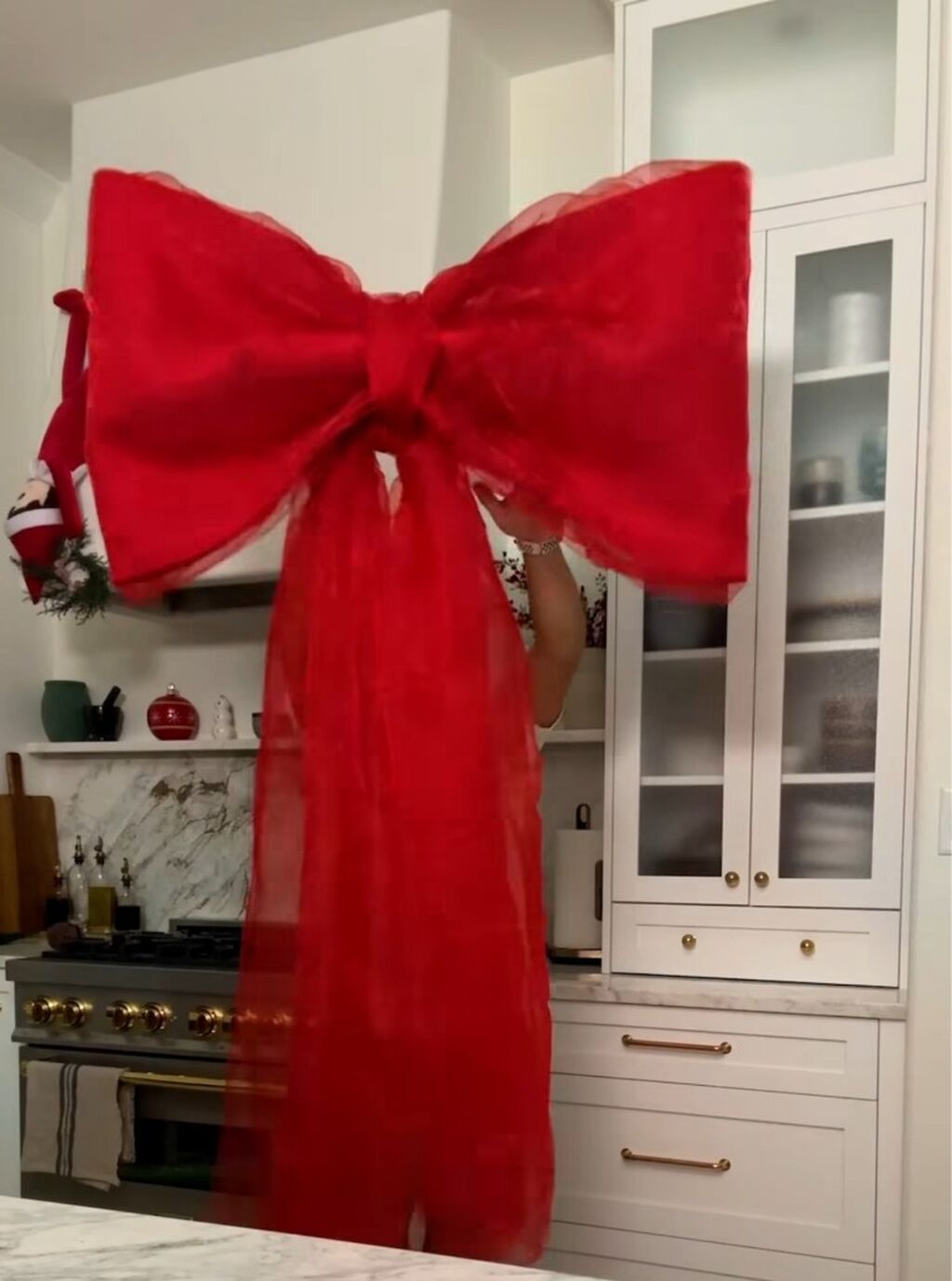 Giant Bows & Balls