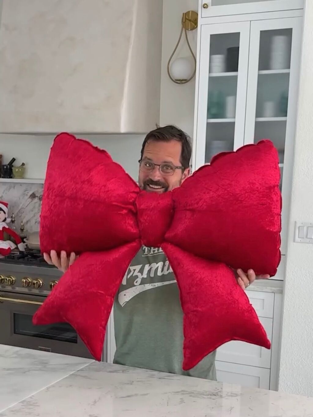 DIY Velvet Balloon Bow