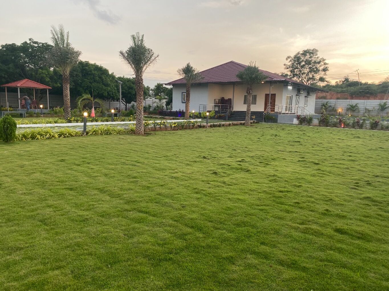 GVL | 3BR | Sleeps 15 | ₹15-20K | 10 mins from Tukkuguda ORR Exit; 45-50 mins from Gachibowli