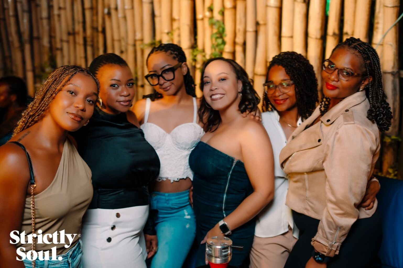 MAPUTO PORTRAITS (11.04)