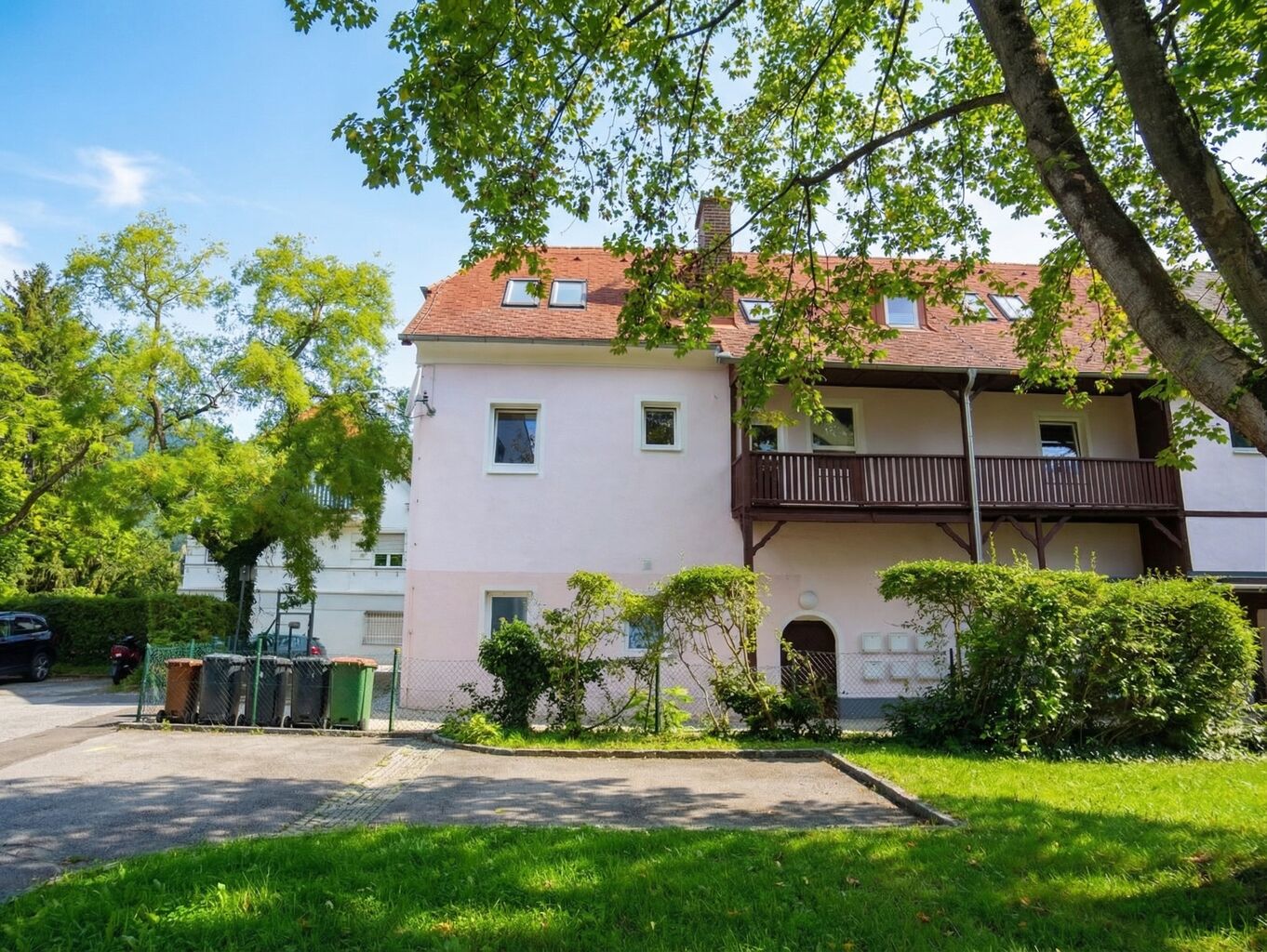 Charmantes, revitalisiertes Zinshaus mit 6 Kleinwohnungen und hoher Rendite
