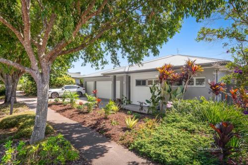 6 White Beech Road, Noosa Heads QLD 4567 - House for sale - Tom Offermann Real Estate