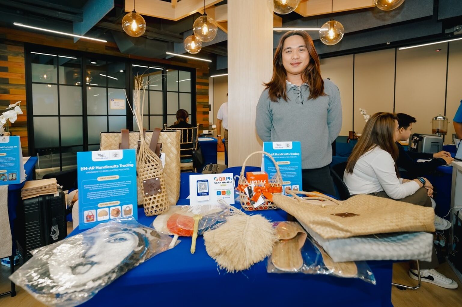 Returning OFW entrepreneurs expand ventures through DMW&rsquo;s &lsquo;Buy Lokal, By OFW&rsquo; program powered by GCash