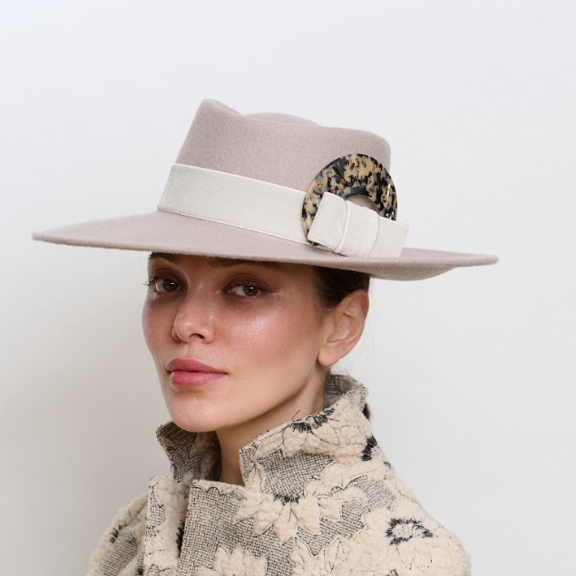 Pebble Tortoise Clip Trilby