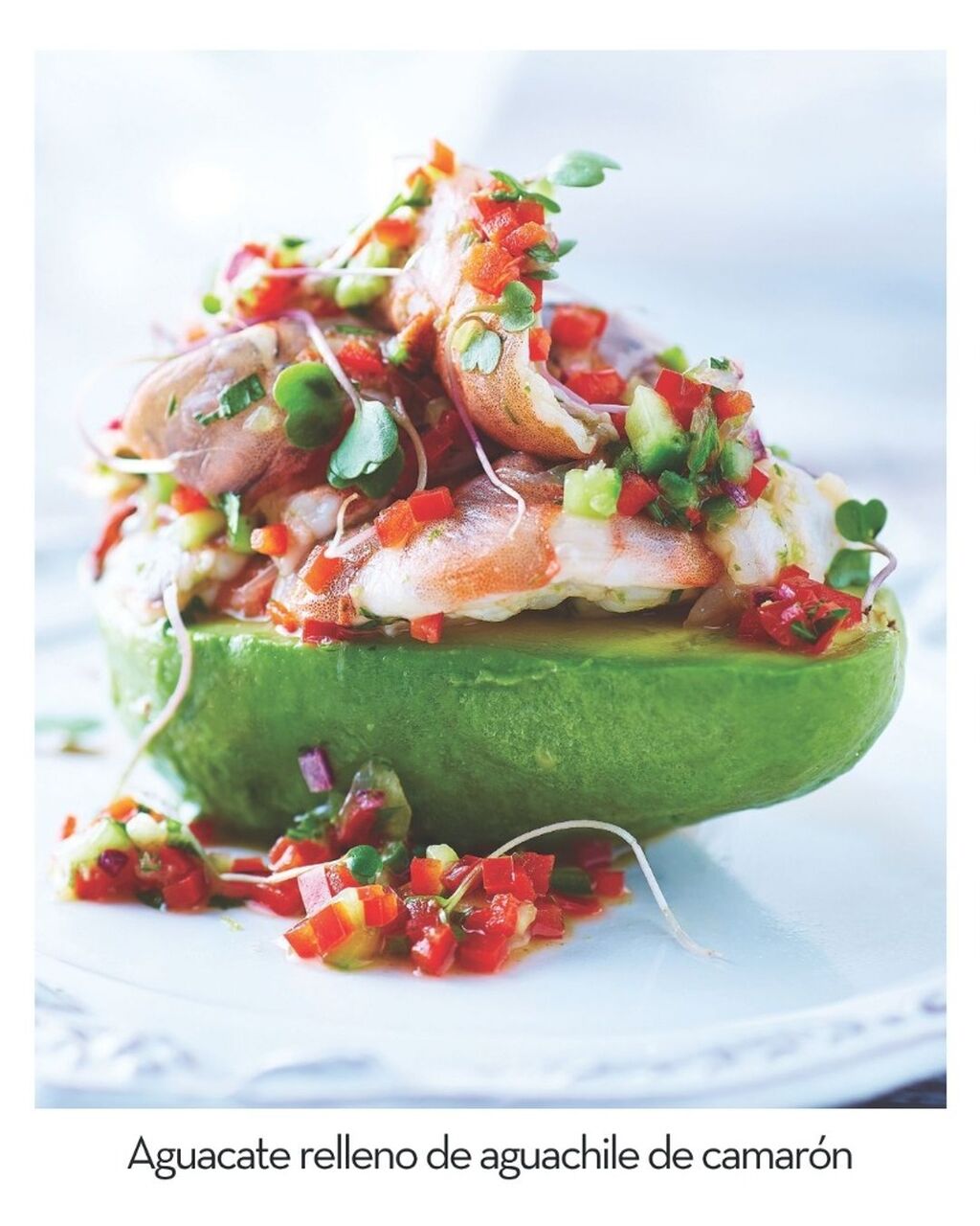 Aguacate relleno de aguachile de camar&oacute;n