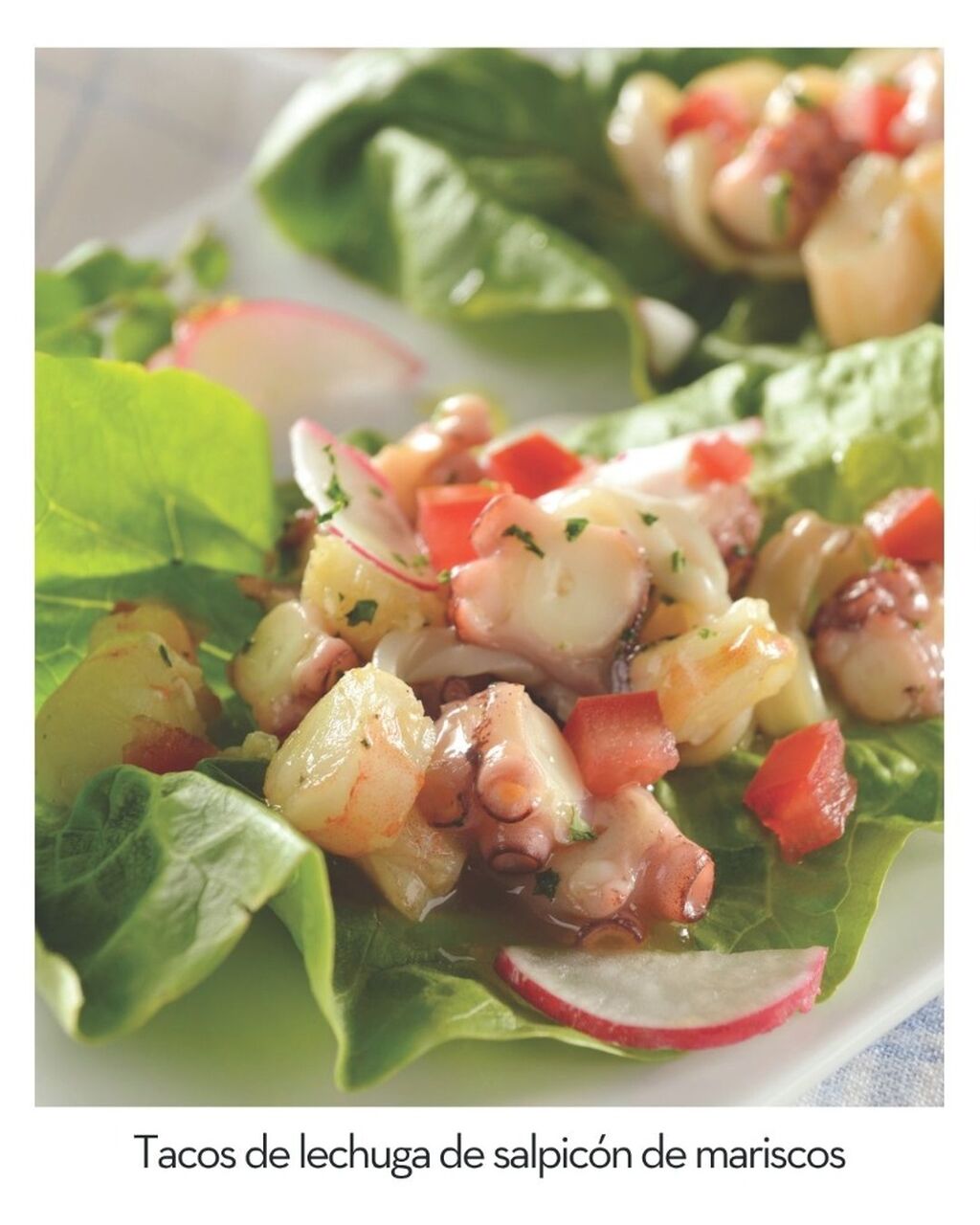 Tacos de lechuga de salpic&oacute;n de mariscos