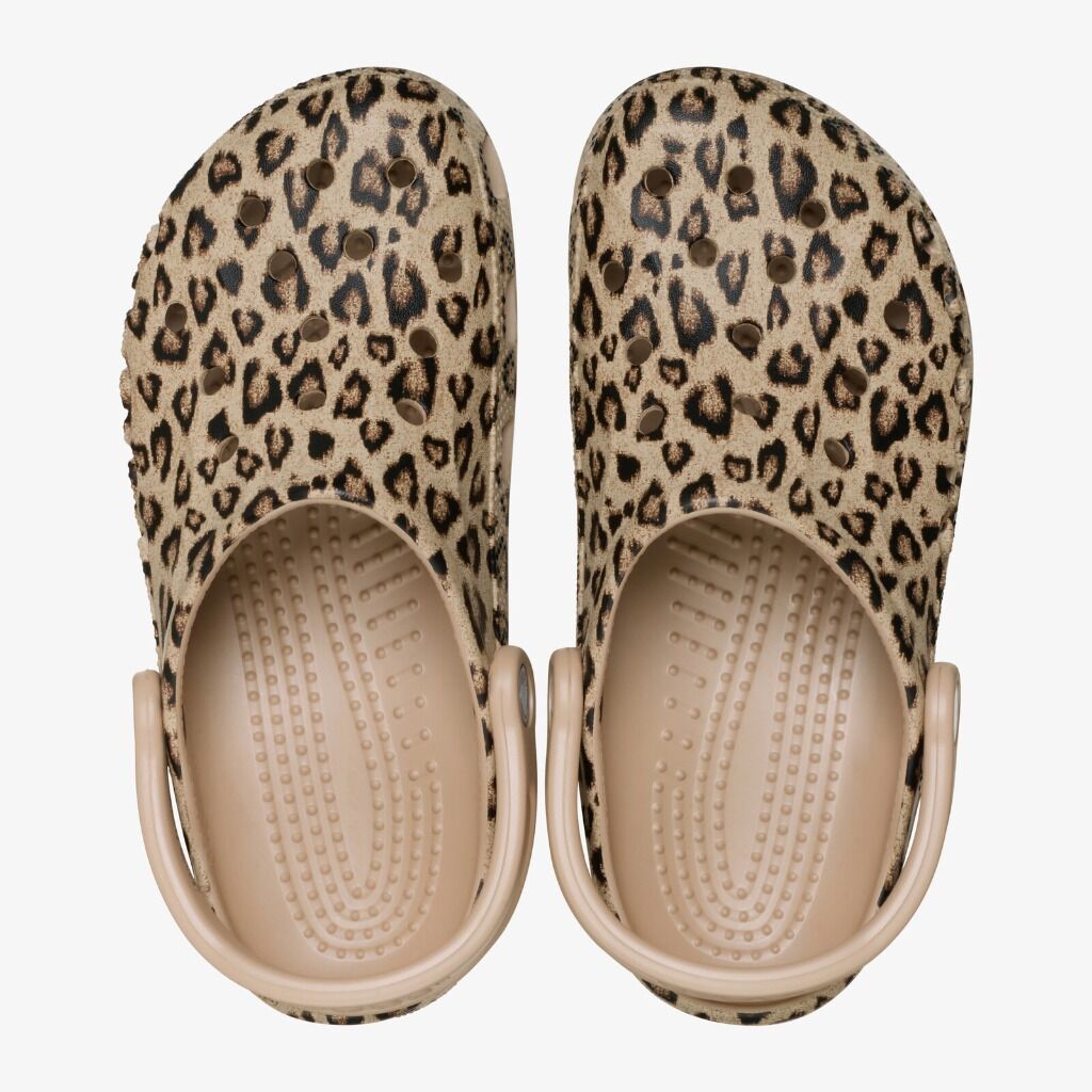 Beige variant leopard Crocs bij Scapino!