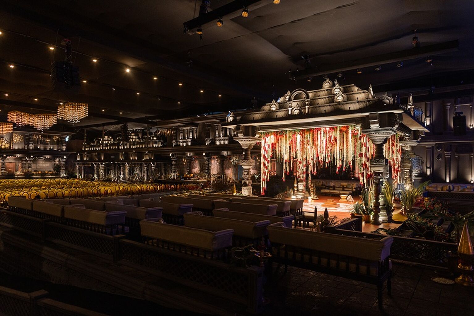Flaunting a plethora of distinct and immersive themes, this couple&rsquo;s wedding by DreamzKrraft was truly extravagant!