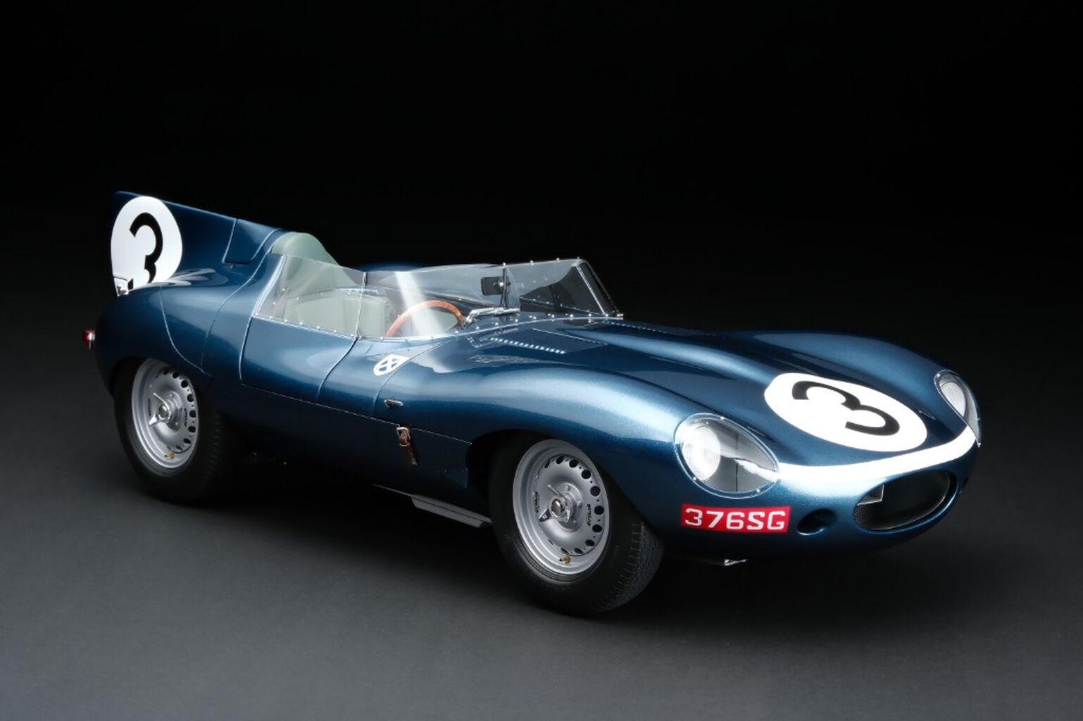 Jaguar D-type (1957) - 1:8 scale
