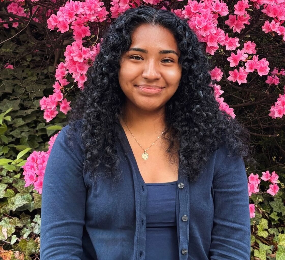 Karen E. Flores Named Graduate Valedictorian at Manhattan University