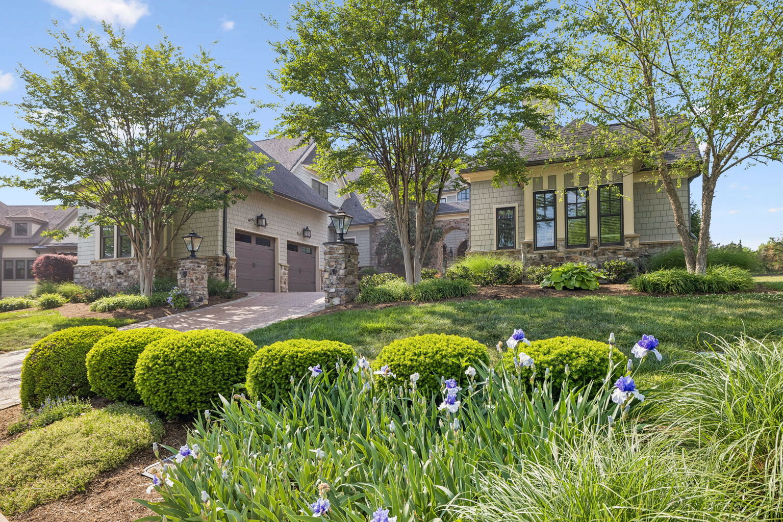 6054 Pelican Way - Grove Living