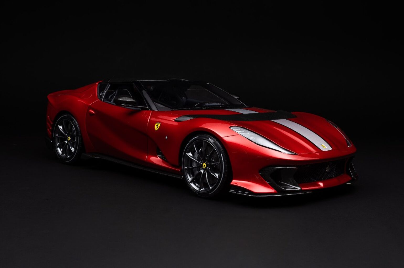 Ferrari 812 Competizione A (2021) - 1:8 scale
