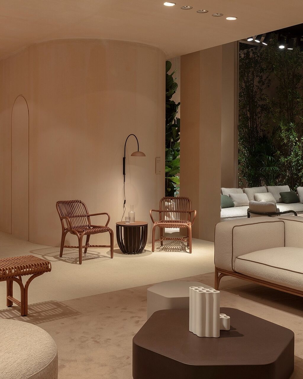 Natural materials, artisanal craft, and over six decades of expertise: this is how Expormim makes furniture that stands the test of time.