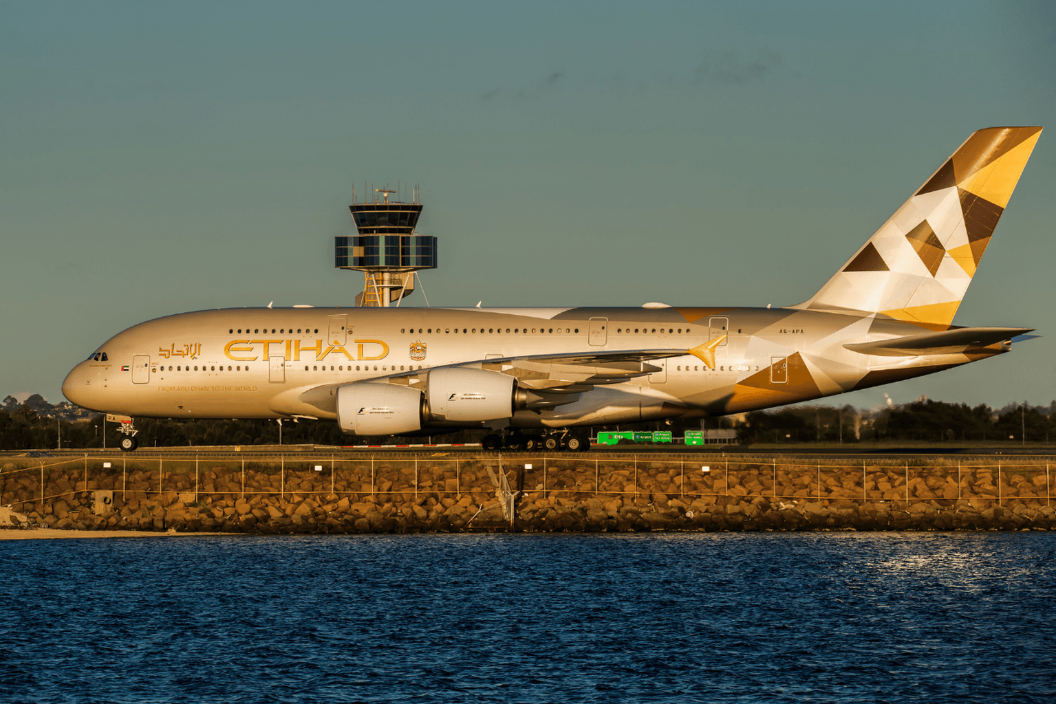 Etihad Airways Boosts Paris Route to Three Daily Flights Ahead of Summer Travel Rush