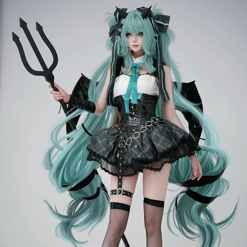 Click to enter the cosplay world