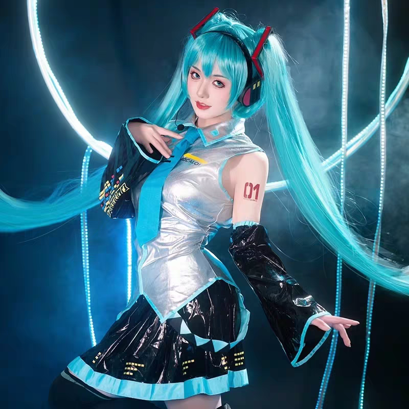 Click to enter the cosplay world
