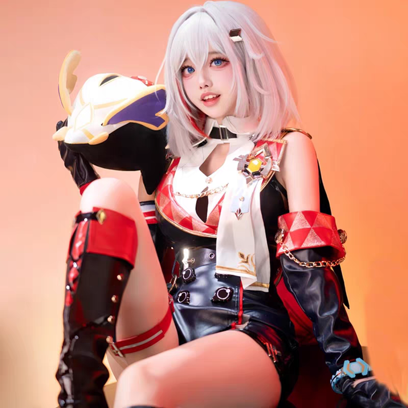 Click to enter the cosplay world