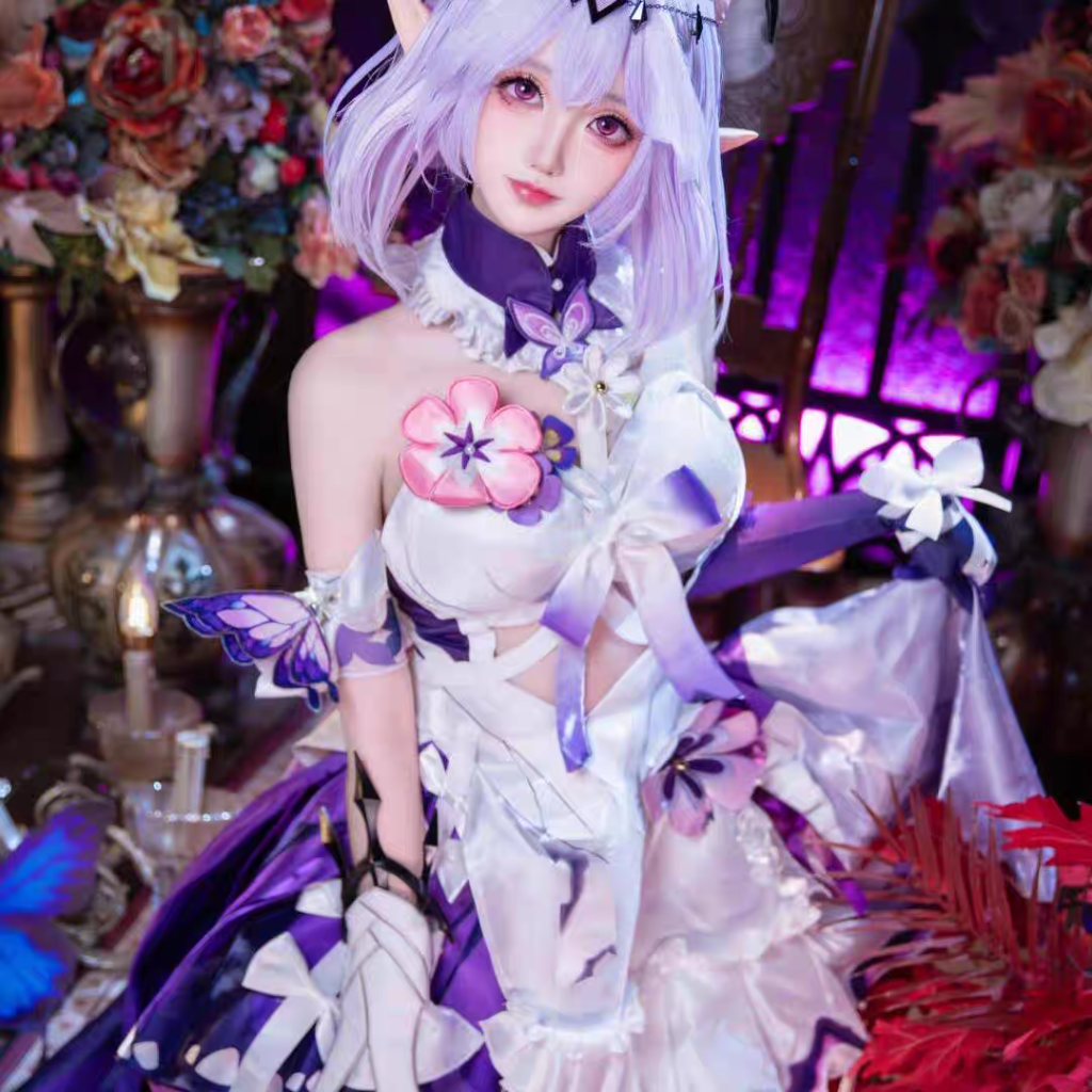 Click to enter the cosplay world