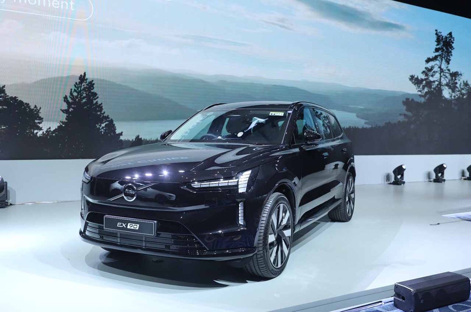 Volvo EX90 Resmi Hadir di Indonesia, SUV Listrik Premium dengan Jarak Tempuh 600 Km