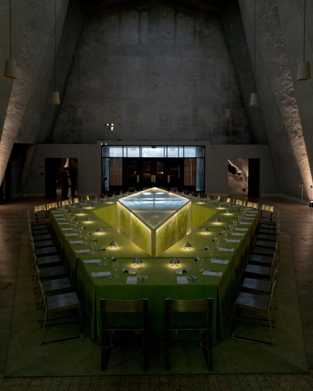 Menu Extra Crafts a Dinner Party Around Brutalist Architecture