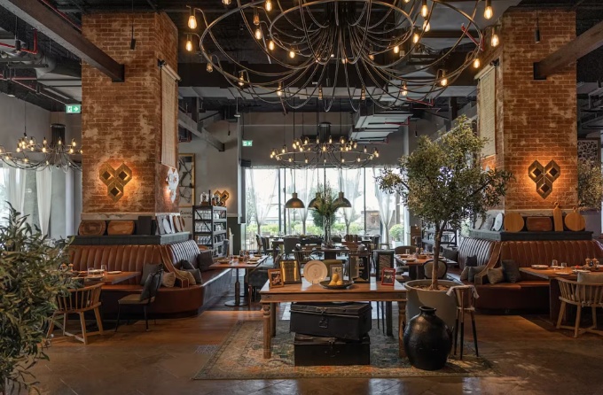Palm Jumeirah Dining: The Edit That Cuts Through the Noise