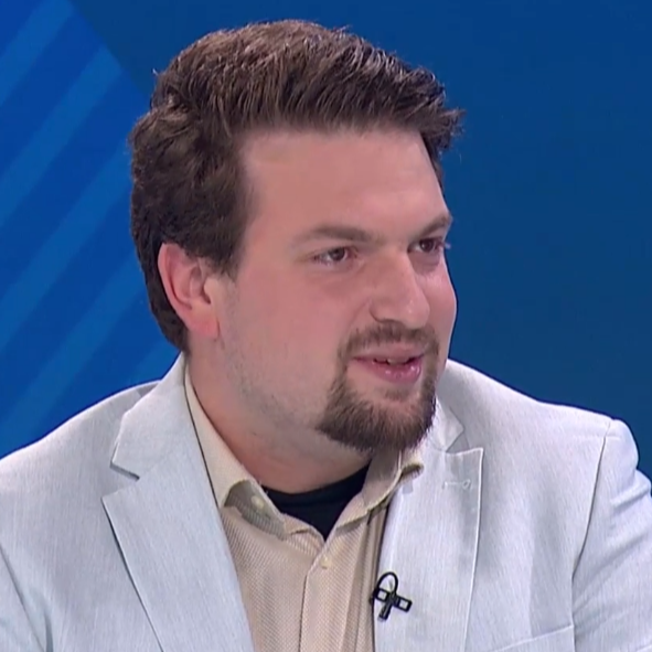 politično s tanjo gobec