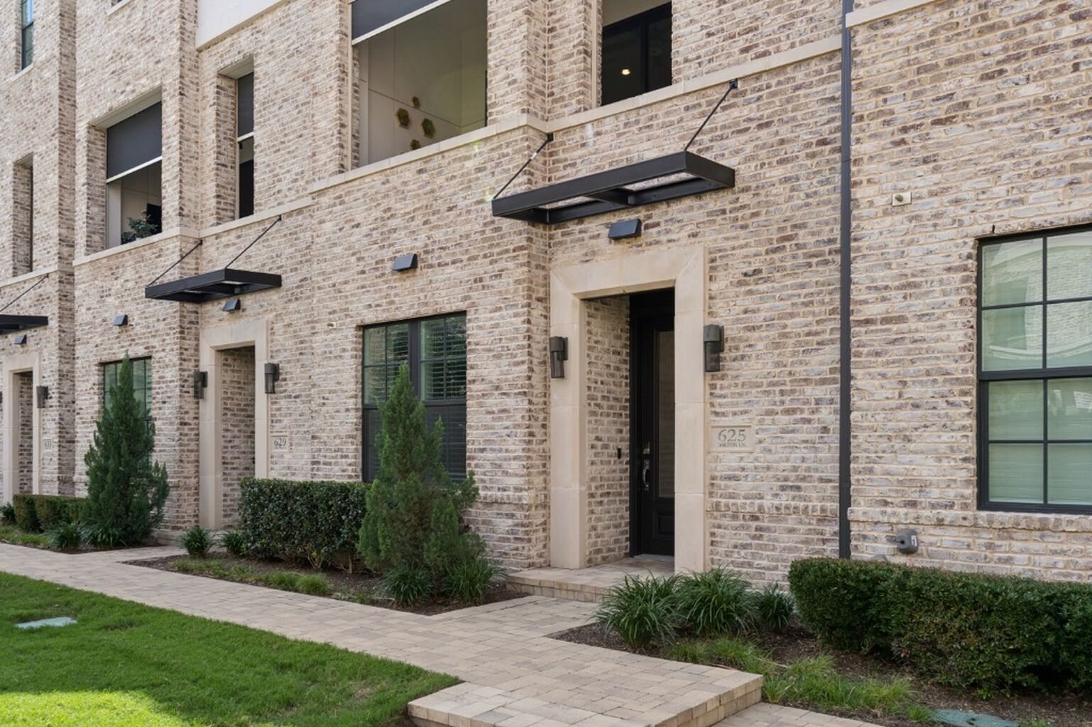 Active Listing: 625 Dalton Lane