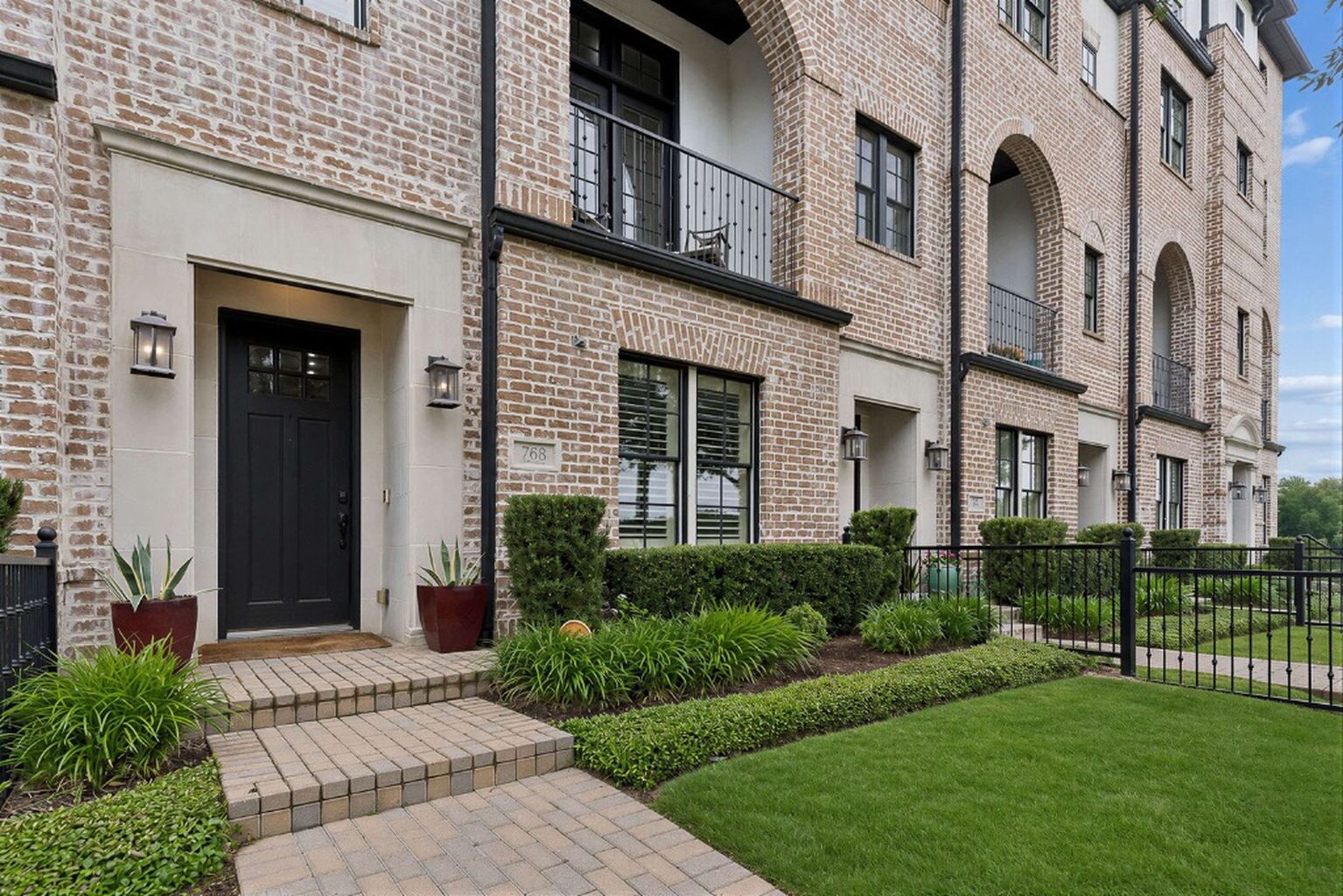 For Lease: 768 Sid Rich Drive
