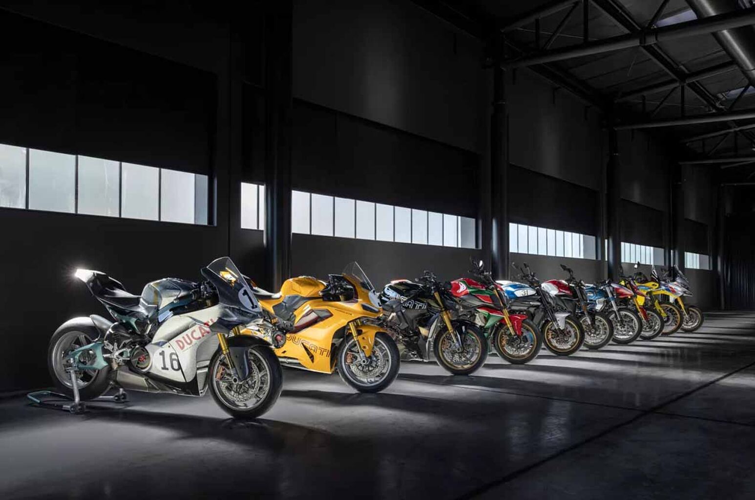 Ducati Rayakan 100 Tahun Perjalanan Lewat Collezione 100, Hadirkan 10 Motor Edisi Terbatas yang Terinspirasi Sejarah Balap