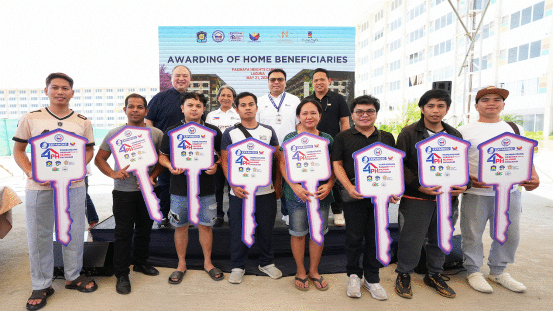 Pormal nga gitugyan sa hapit 300 nga Pag-IBIG members ang bag-ong condo units sa Laguna ubos sa Expanded 4PH Program