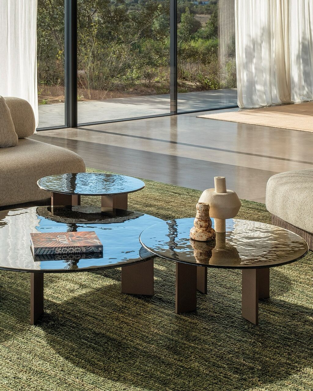 Meet Leku: fused glass, 100% recyclable aluminum and forms inspired by the work of Eduardo Chillida 💚