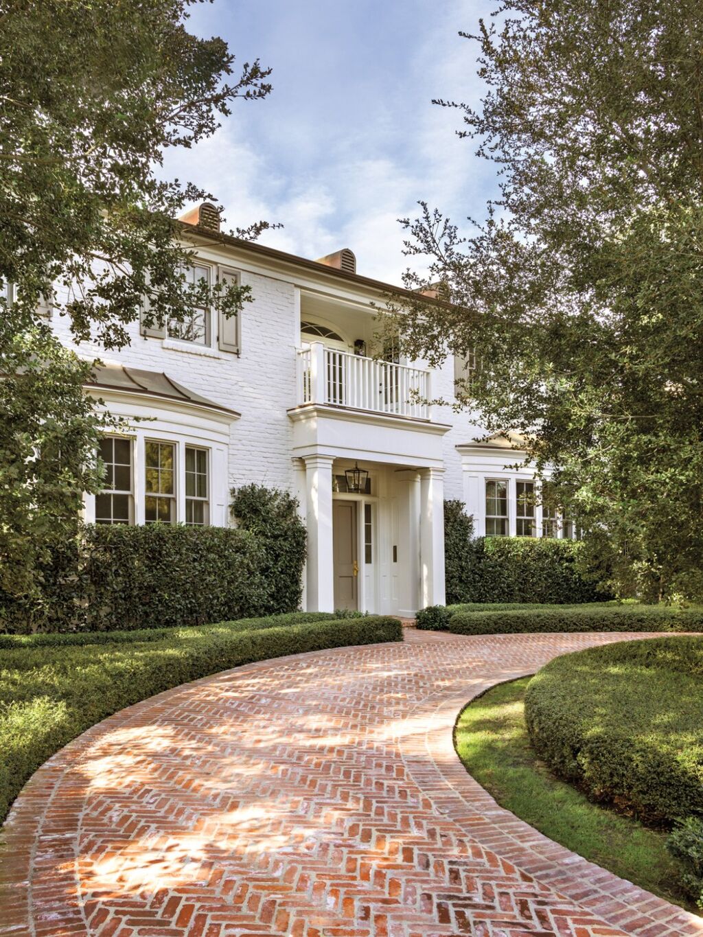 Tim Barber Architects Crafts A Classic-Meets-Modern Home In Beverly Hills