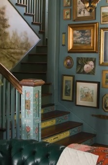 A Muralist&rsquo;s Whimsical Alabama Cottage