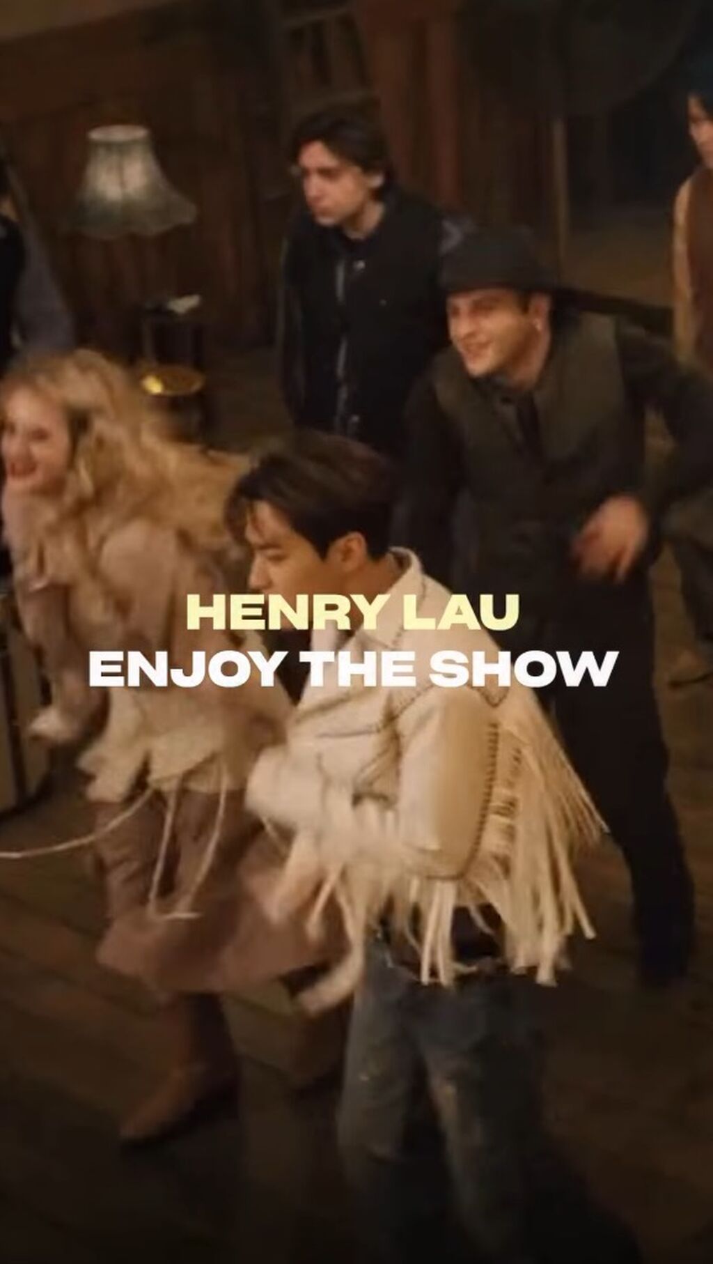 来这里聆听 Henry Lau 的《ENJOY THE SHOW》