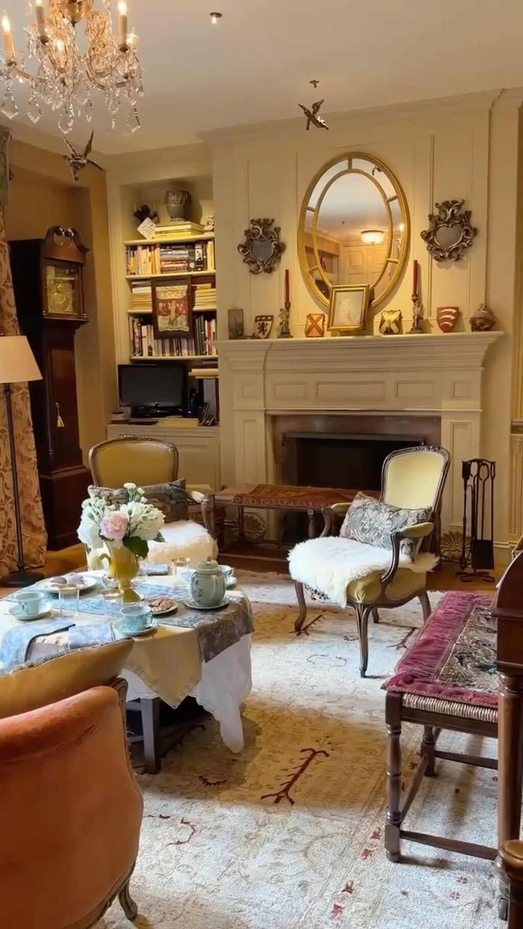 Inside a 475 Sq Ft Italian-Inspired Manhattan Apartment