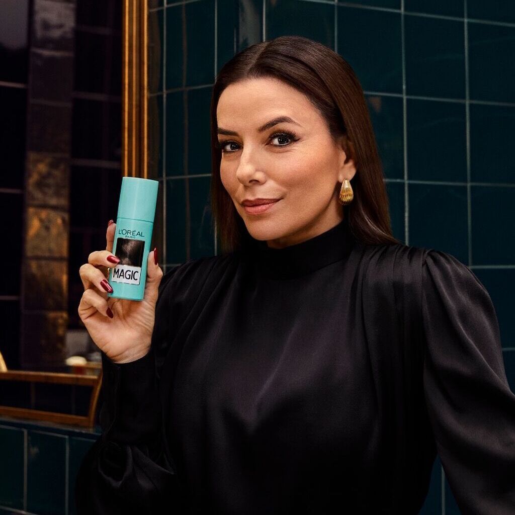 Eva Longoria otkriva trik za prekrivanje sedih vlasi kod kuće - Harper's BAZAAR Srbija