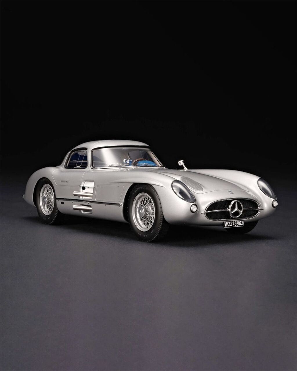 Mercedes-Benz 300 SLR "Uhlenhaut Coupe" (1955) - 1:18 scale